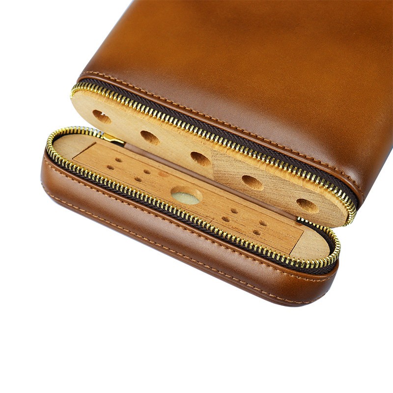 Cedar-Lined Leather 5-Cigar Travel Case — product image 4