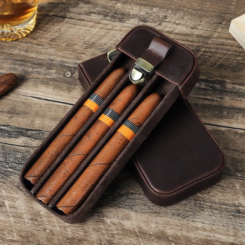 Vintage Leather 3-Cigar Travel Case — product image 1