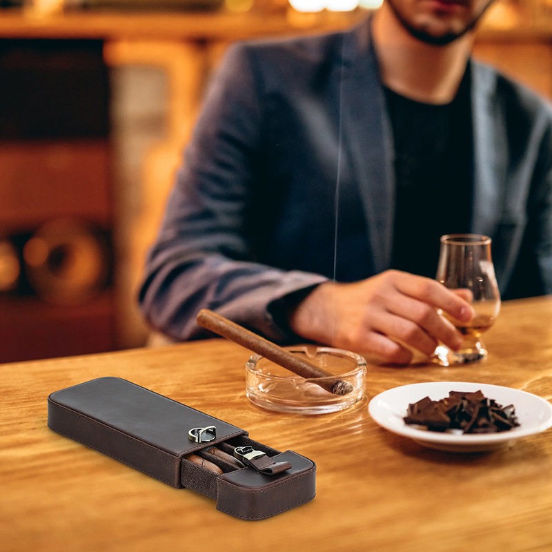 Vintage Leather 3-Cigar Travel Case — product image 3